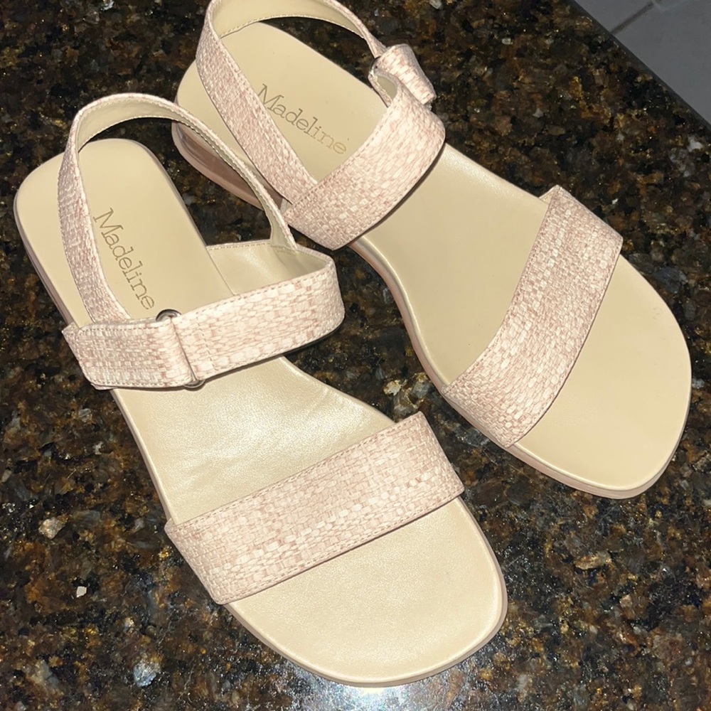 Madeline ladies faux straw sandals 6 1/2